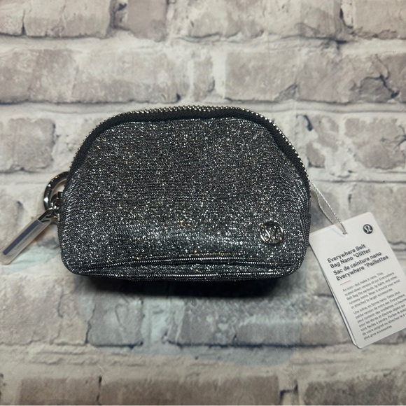 NWT Lululemon Everywhere Belt Bag Nano *Glitter ONE SIZE (DKSV/GGRE/SLVR) - Picture 4 of 16